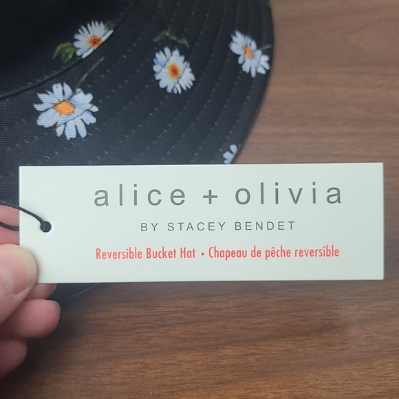 Alice + Olivia daisy print reversible bucket hat - Picture 6 of 6